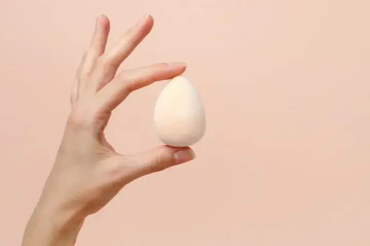 Make-up-Schwamm reinigen: So bleibt er hygienisch & Hautprobleme aus
