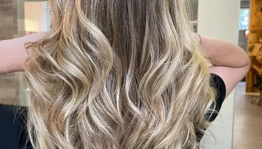 Stufenschnitt lange Haare: Mehr Volumen & Bewegung | Dein Guide