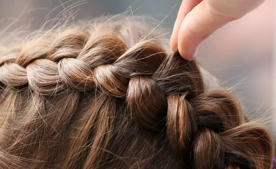 Flechtfrisuren für lange Haare: Anleitungen & Ideen für jeden Anlass