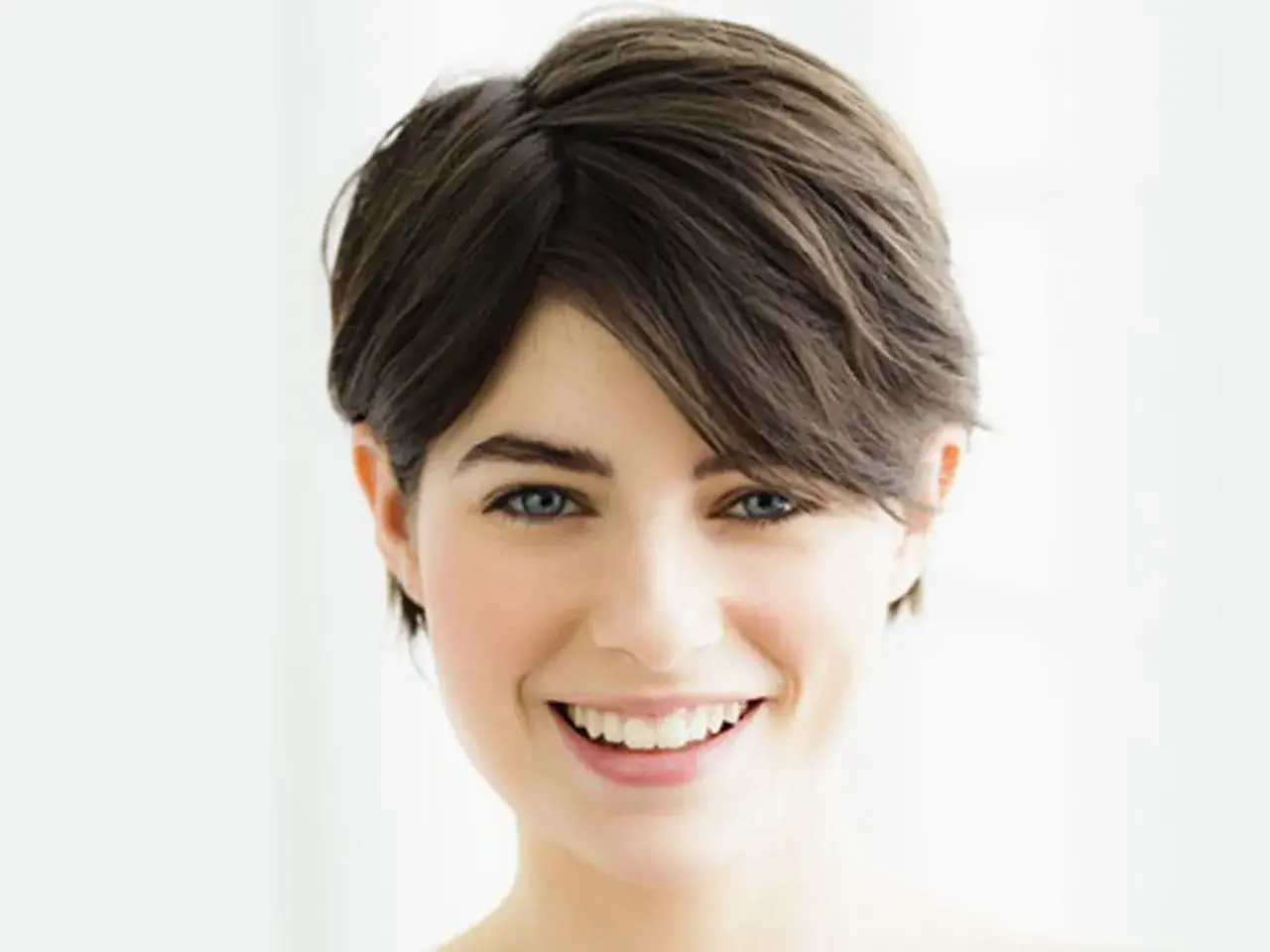 Kurze Frisuren für glattes Haar